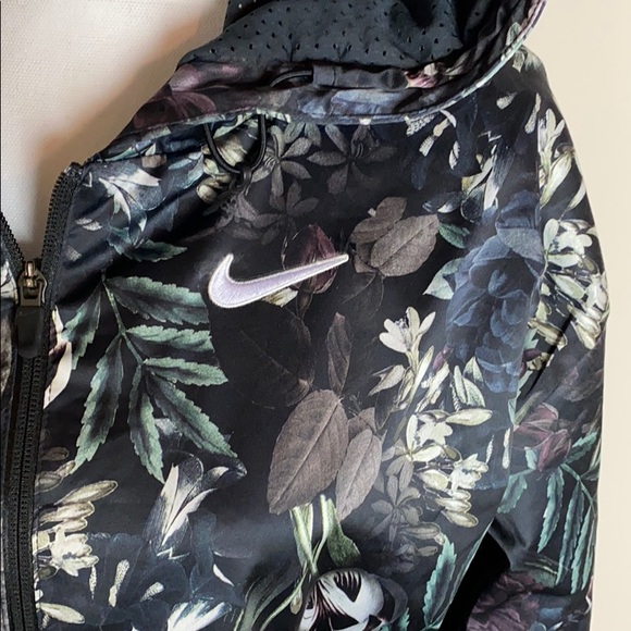 Nike DRI-FIT floral jacket - Picture 2 of 6